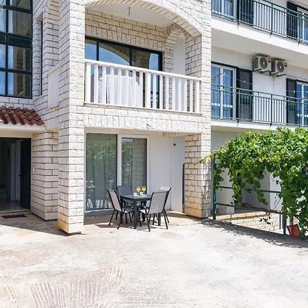 Apartment Eva *
